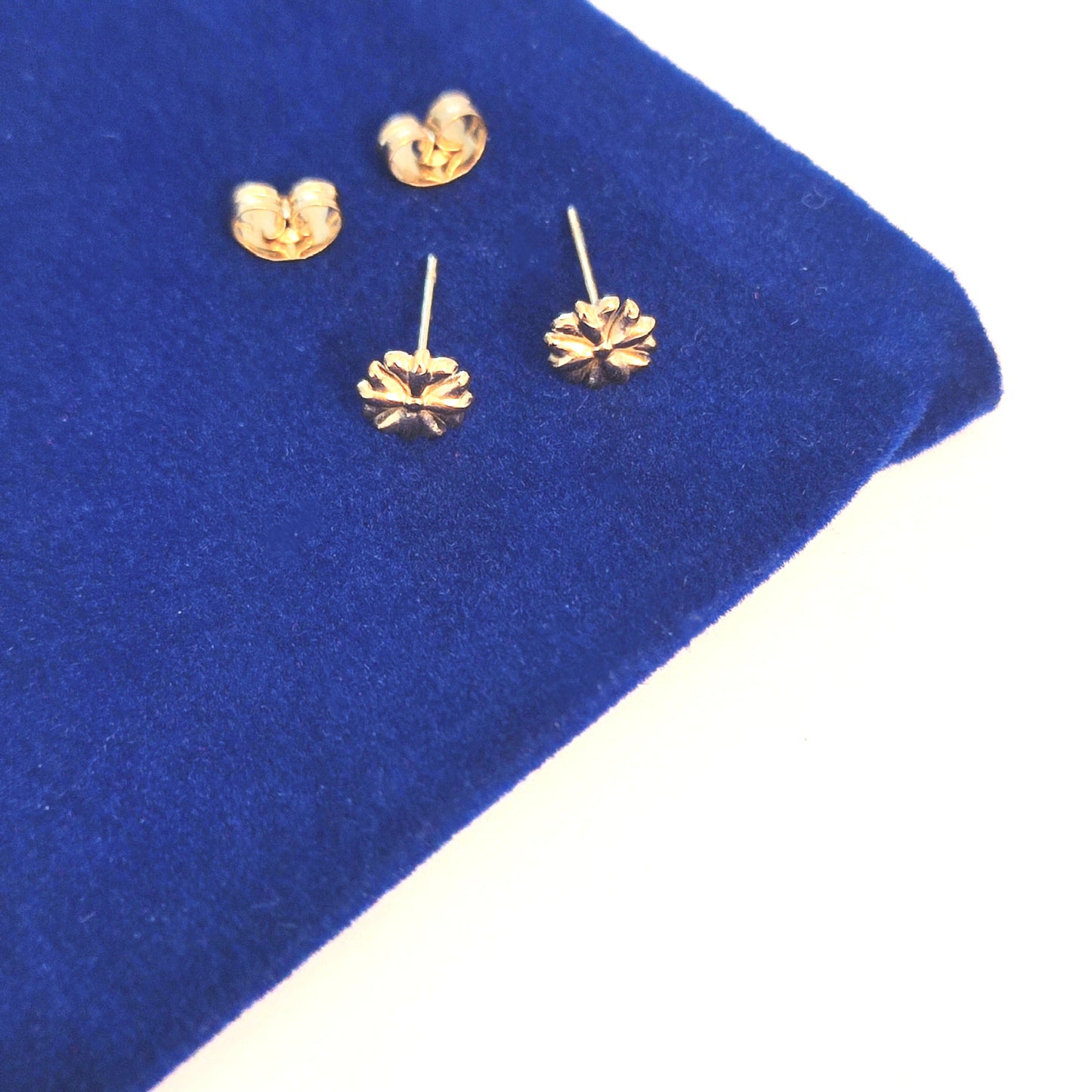 Boucles d'oreilles puces fleurs