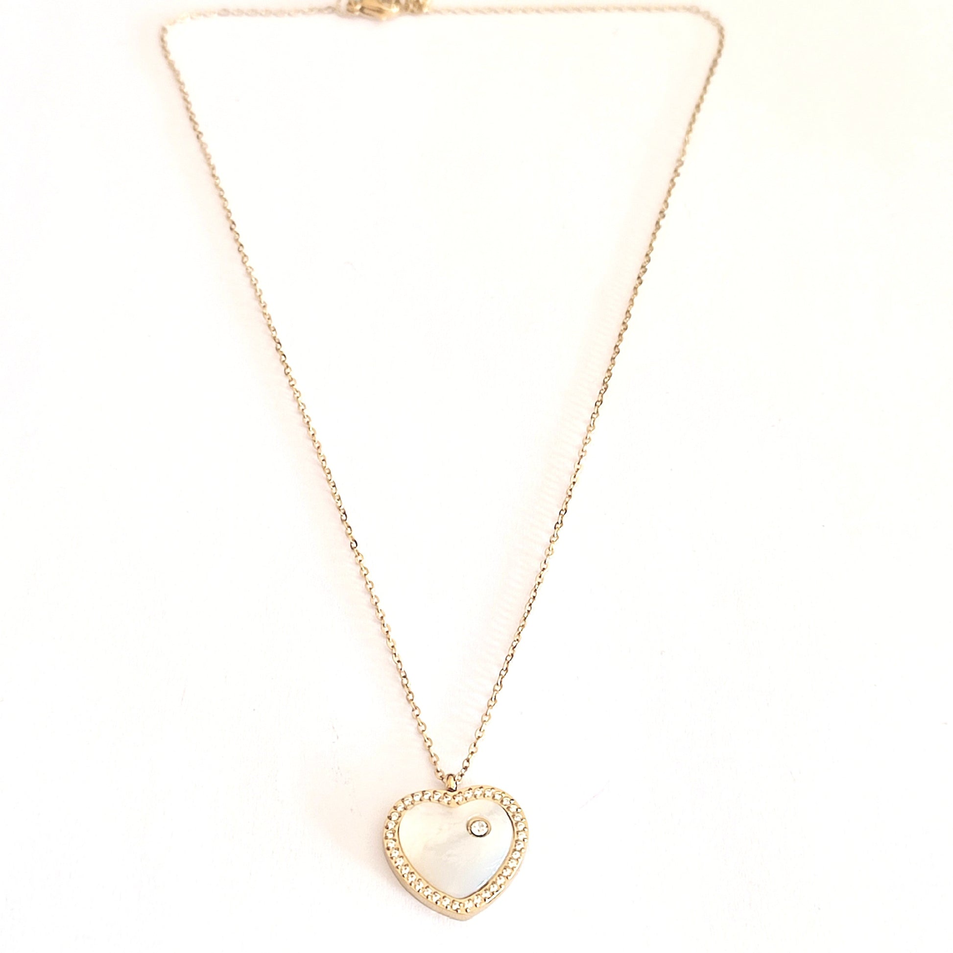 Collier pendentif coeur nacre