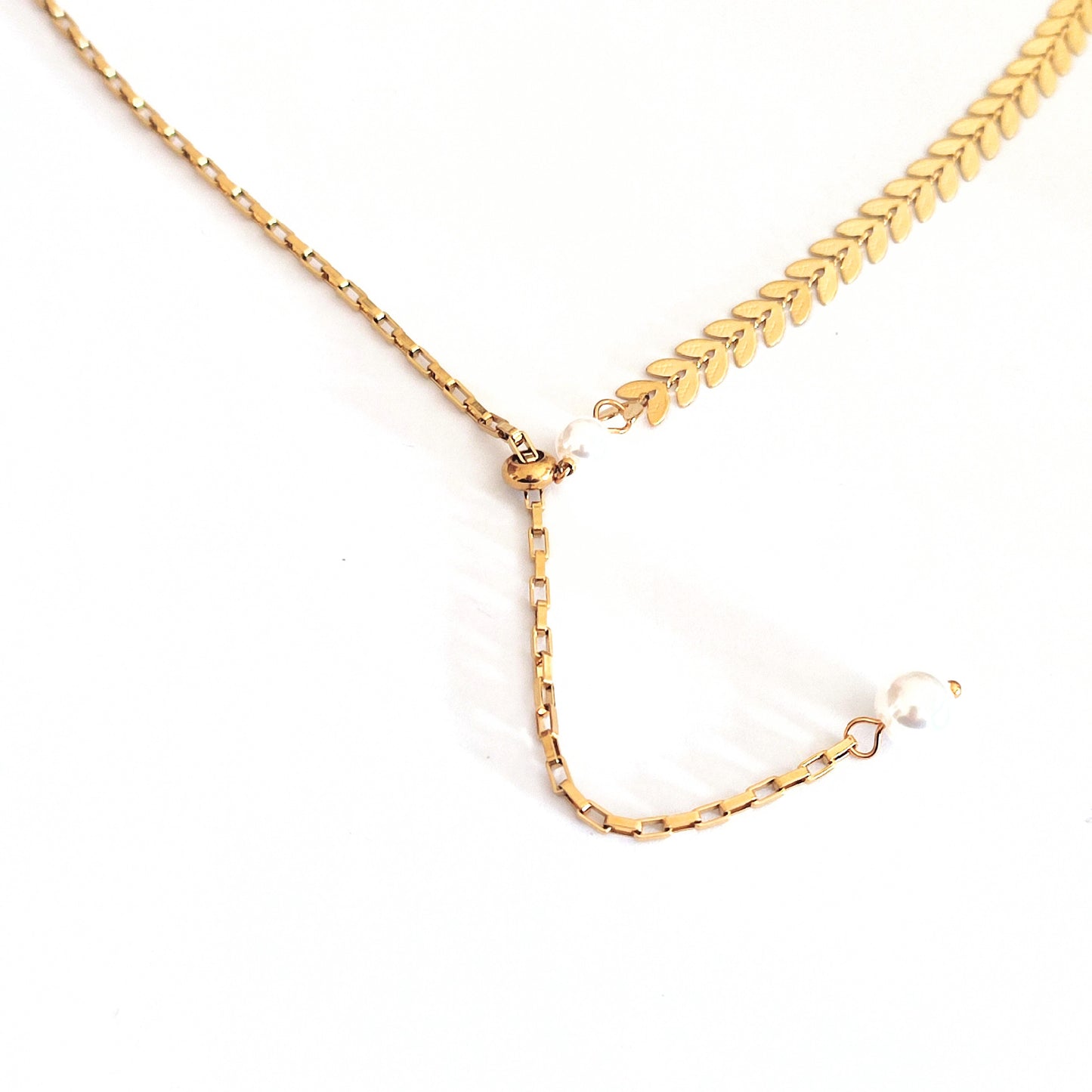 Collier y chaîne et perles 