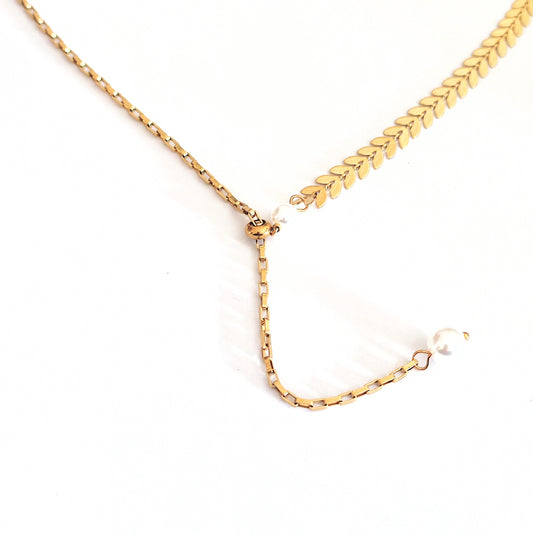 Collier y chaîne et perles 